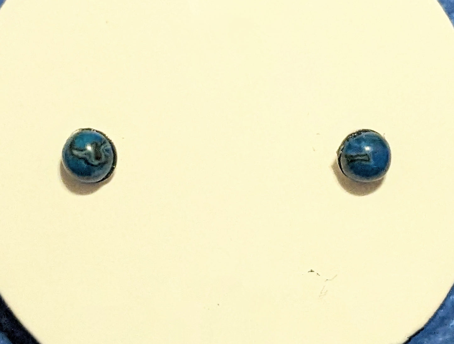 Beautiful 4mm stone stud hypoallergenic earrings