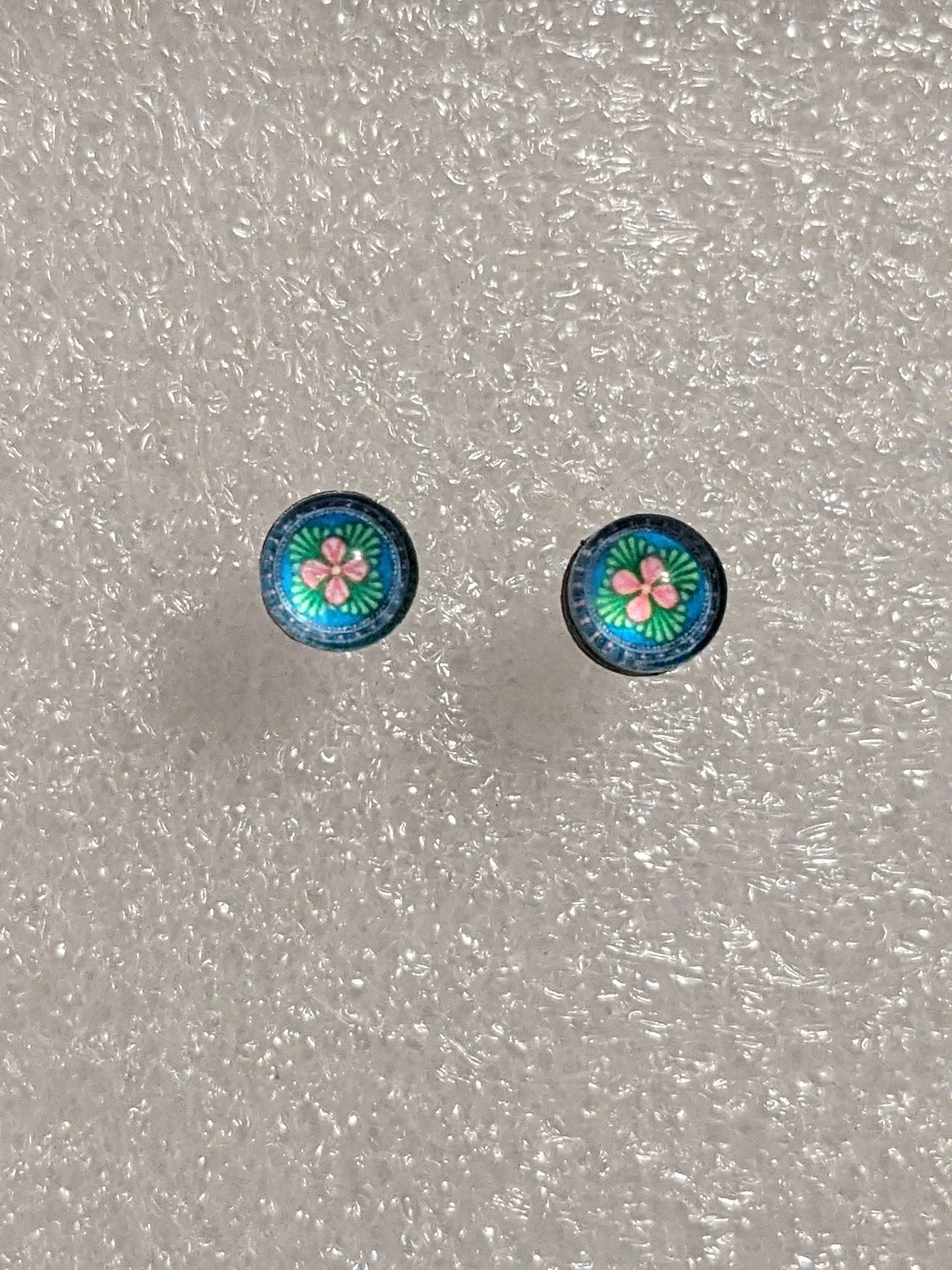 4mm glass cobonch earrings