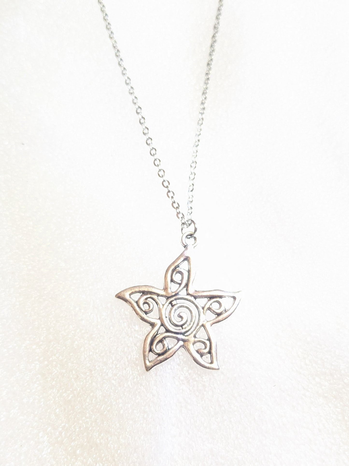 Star flower sweater necklace