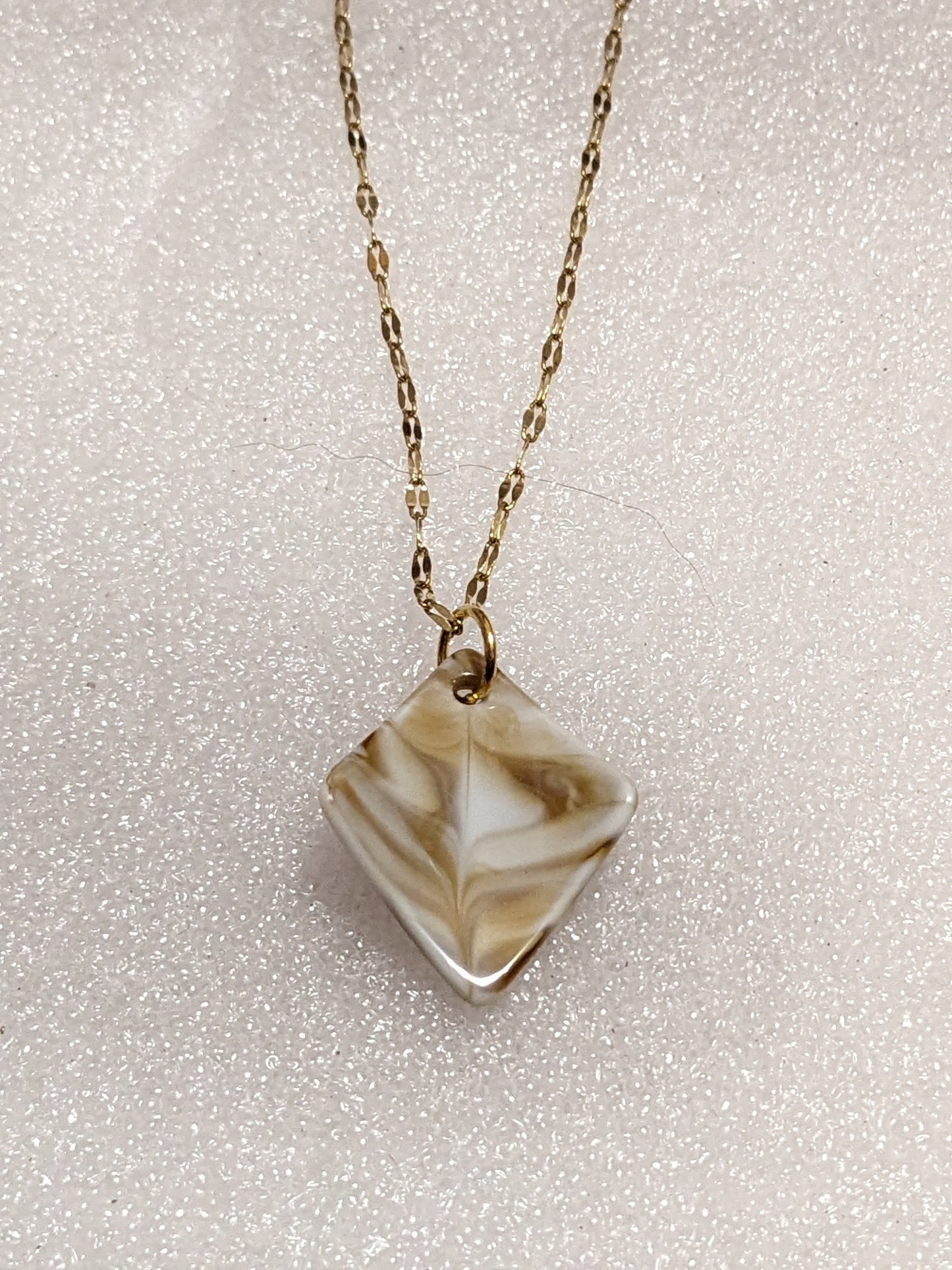 Natural colour shell