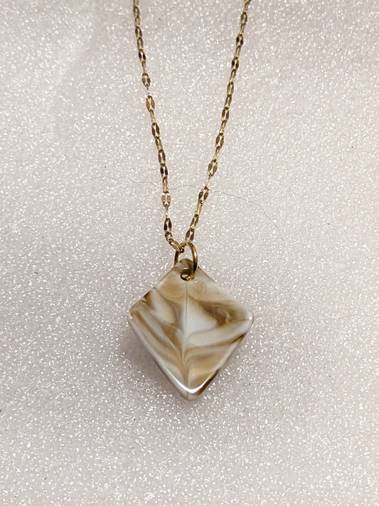 Natural colour shell