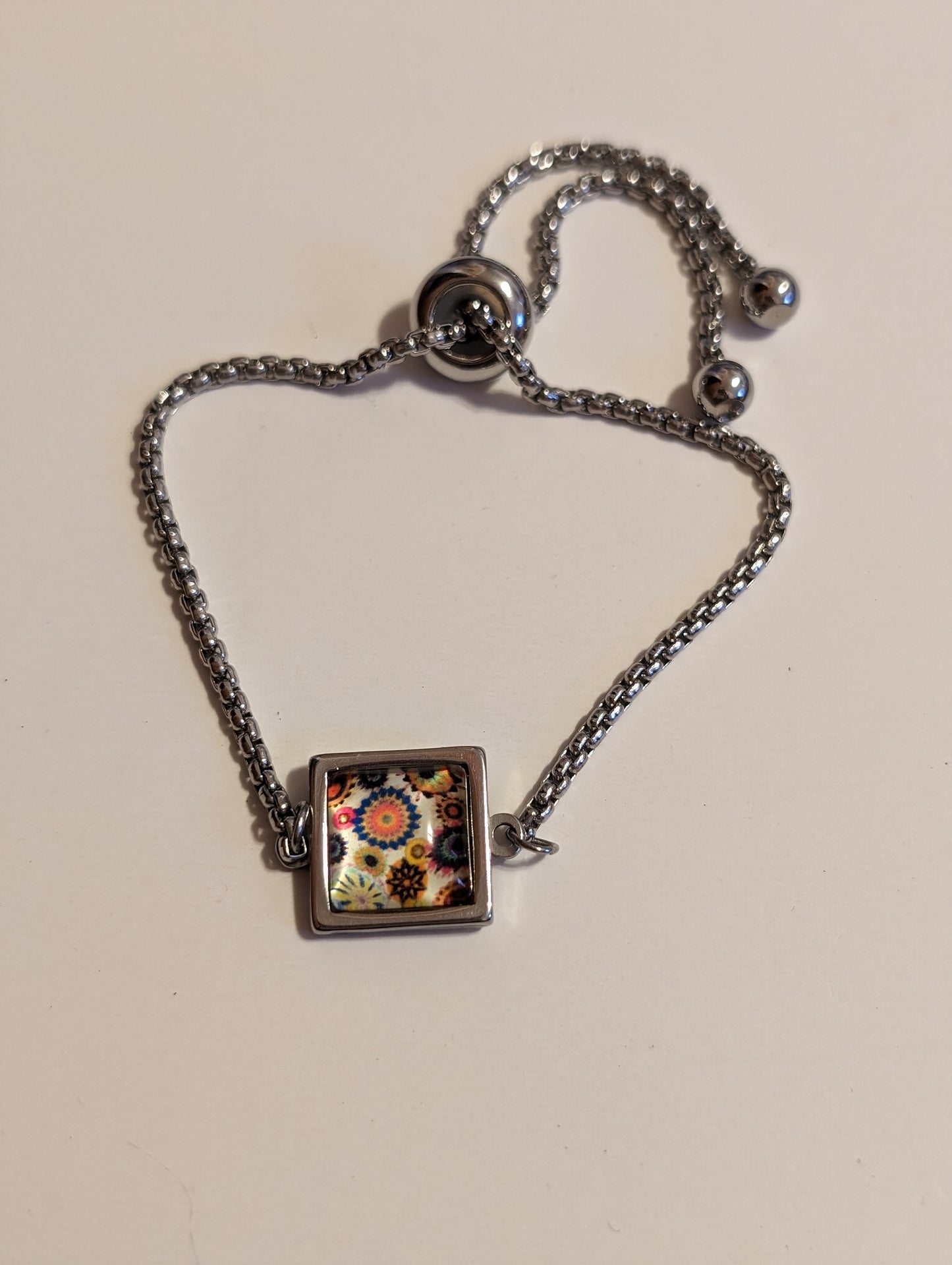 Adjustable glass Cabonch bracelets