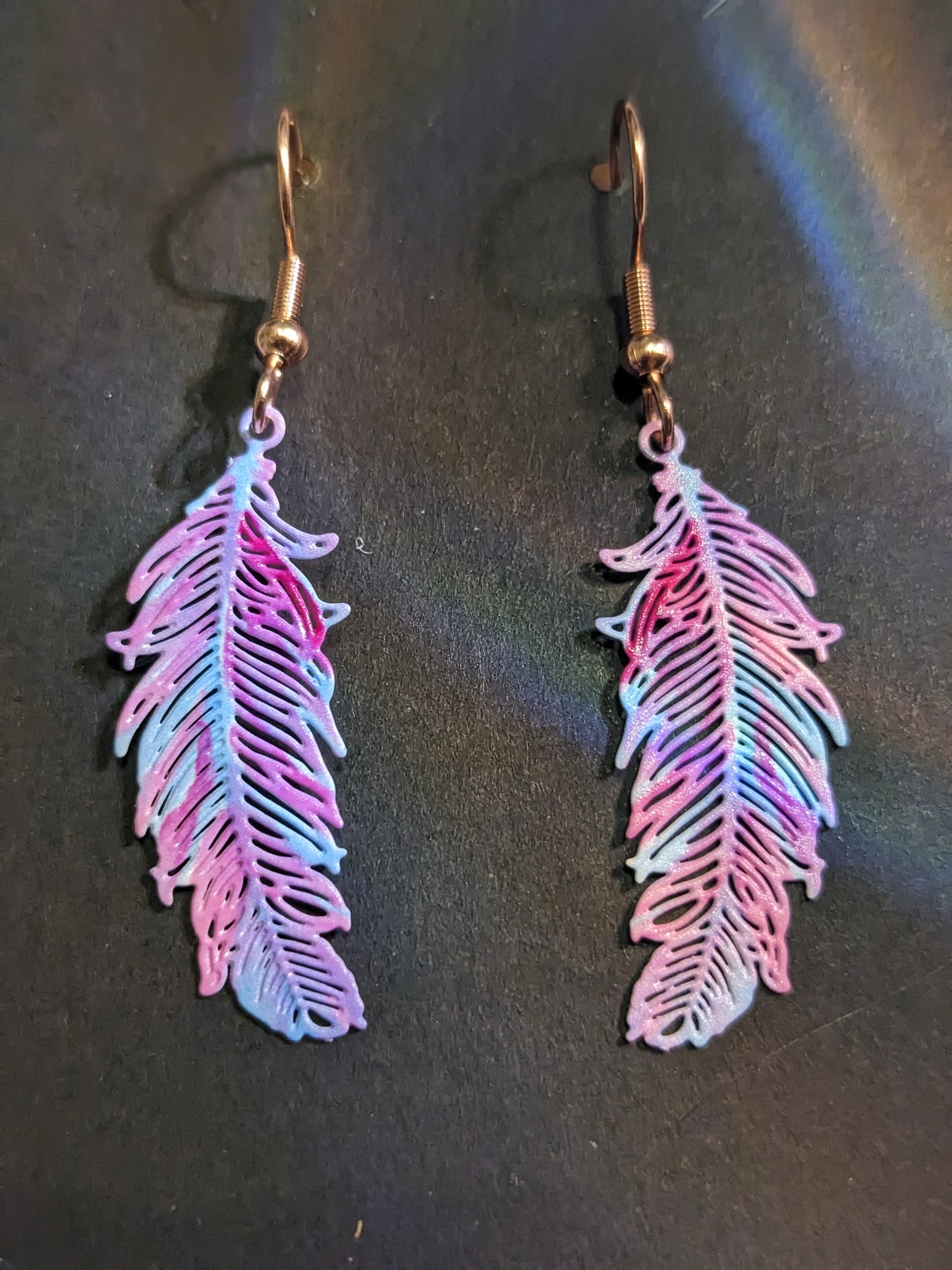 Lightweight feather earrings