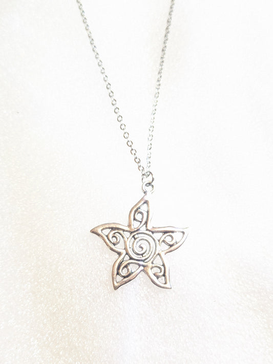Star flower sweater necklace