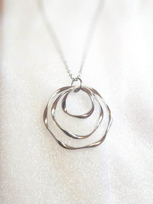 Triple hoop necklace