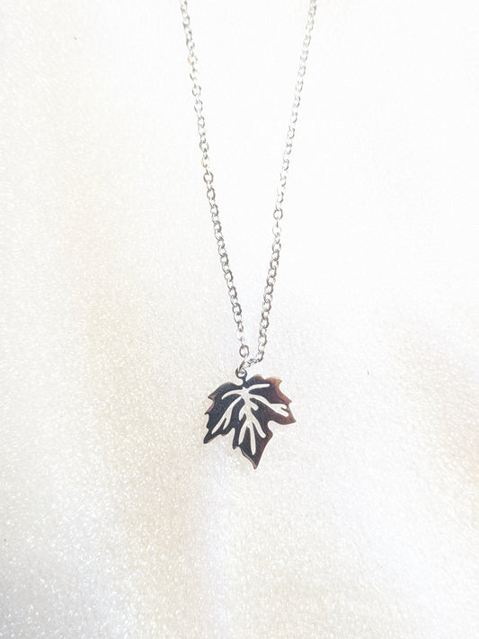 Maple leaf necklace